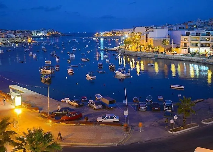 Sea View 2 Bedroom Penthouse Close To Hpi6767 * Marsaskala