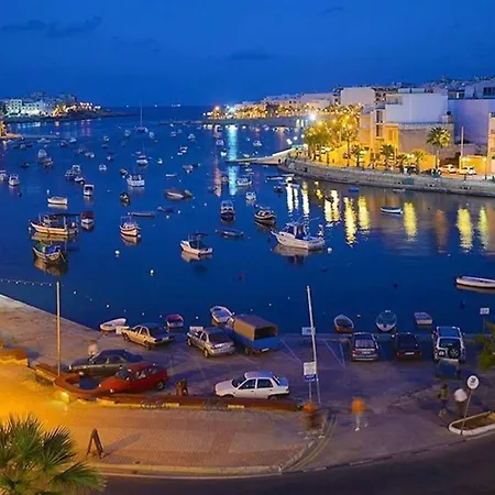 Sea View 2 Bedroom Penthouse Close To Hpi6767 * Marsaskala