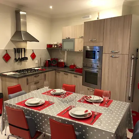 Sea View 2 Bedroom Penthouse Close To Hpi6767