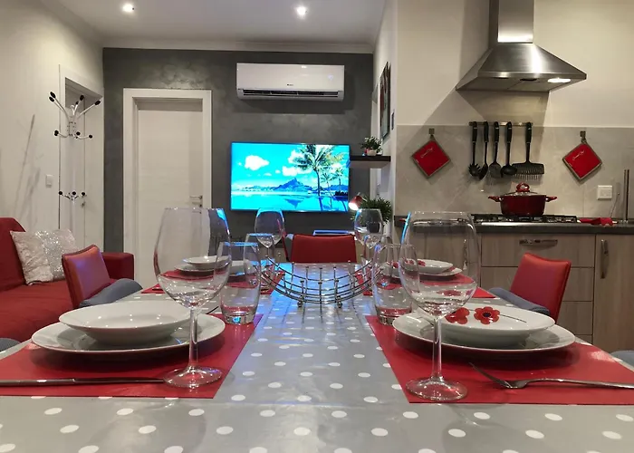 Sea View 2 Bedroom Penthouse Close To Hpi6767 Апартаменты *